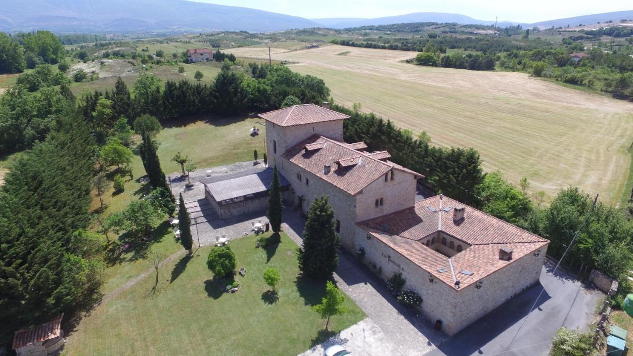 Posada Torre Palacio La Taxuela Villanueva la Lastra エクステリア 写真