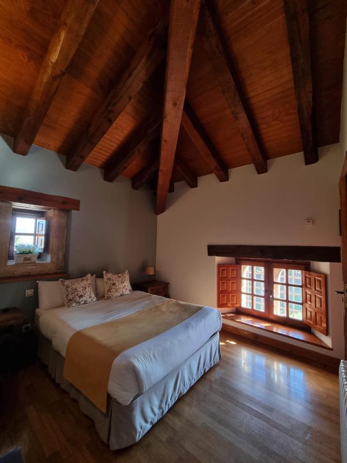 Posada Torre Palacio La Taxuela Villanueva la Lastra エクステリア 写真