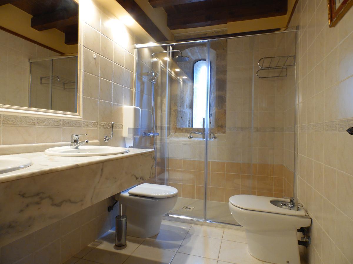 Posada Torre Palacio La Taxuela Villanueva la Lastra エクステリア 写真
