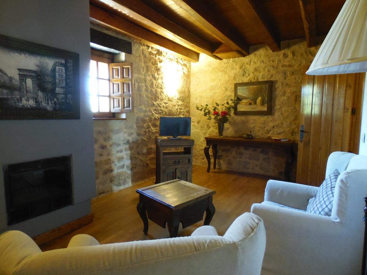 Posada Torre Palacio La Taxuela Villanueva la Lastra エクステリア 写真