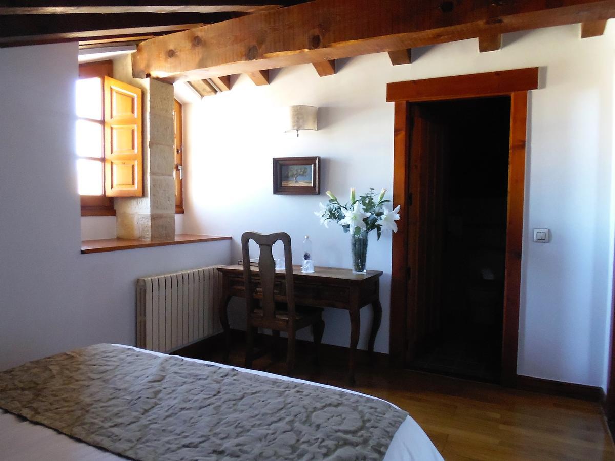 Posada Torre Palacio La Taxuela Villanueva la Lastra エクステリア 写真