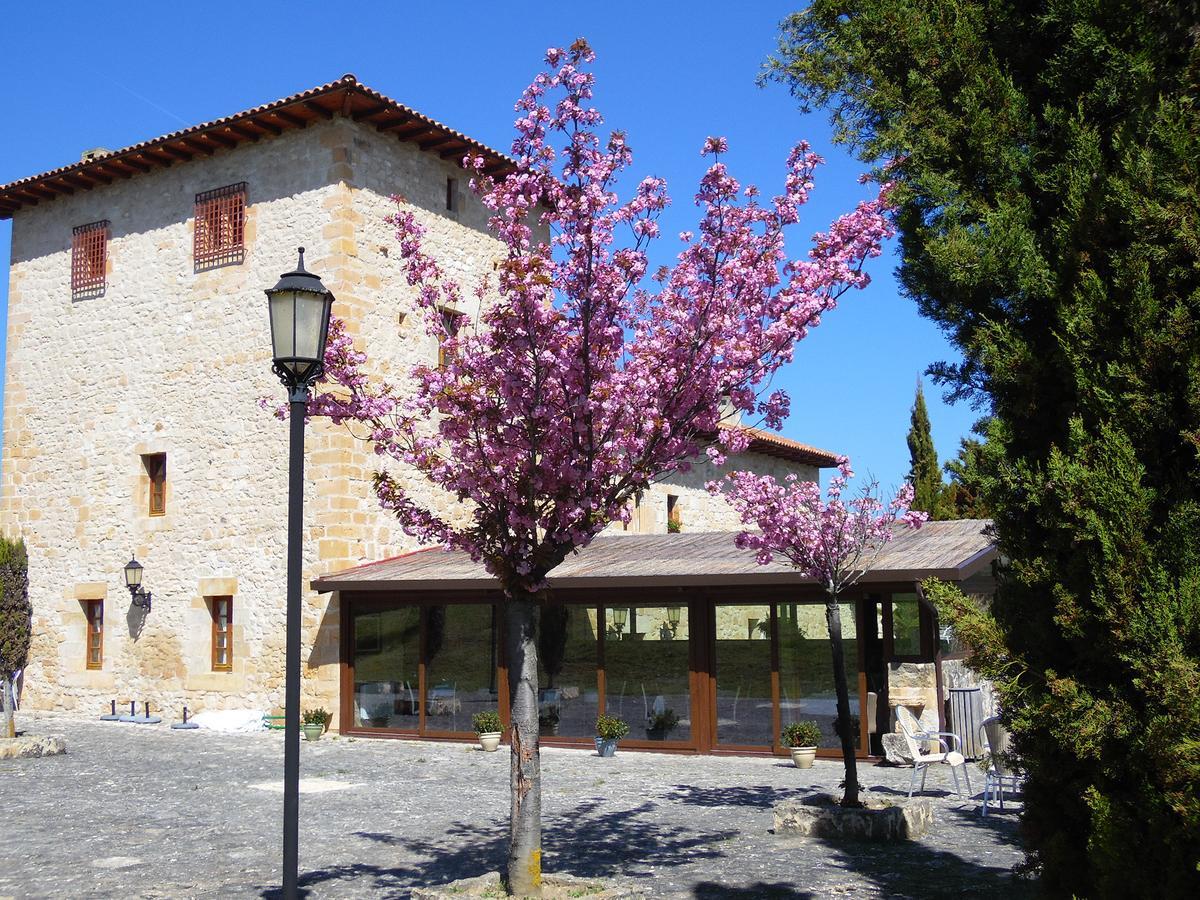 Posada Torre Palacio La Taxuela Villanueva la Lastra エクステリア 写真